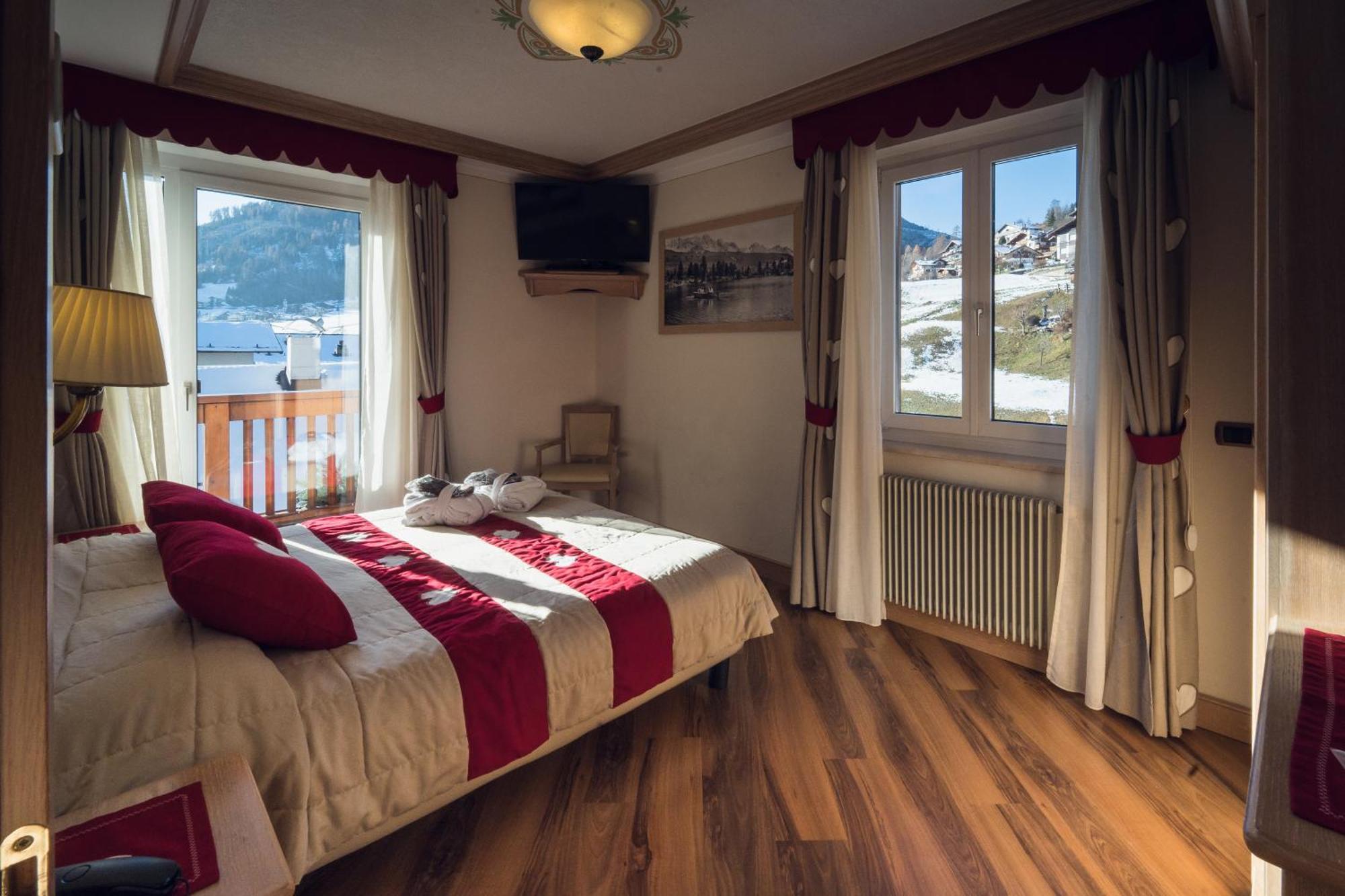 Hotel Alle Alpi Moena Ngoại thất bức ảnh