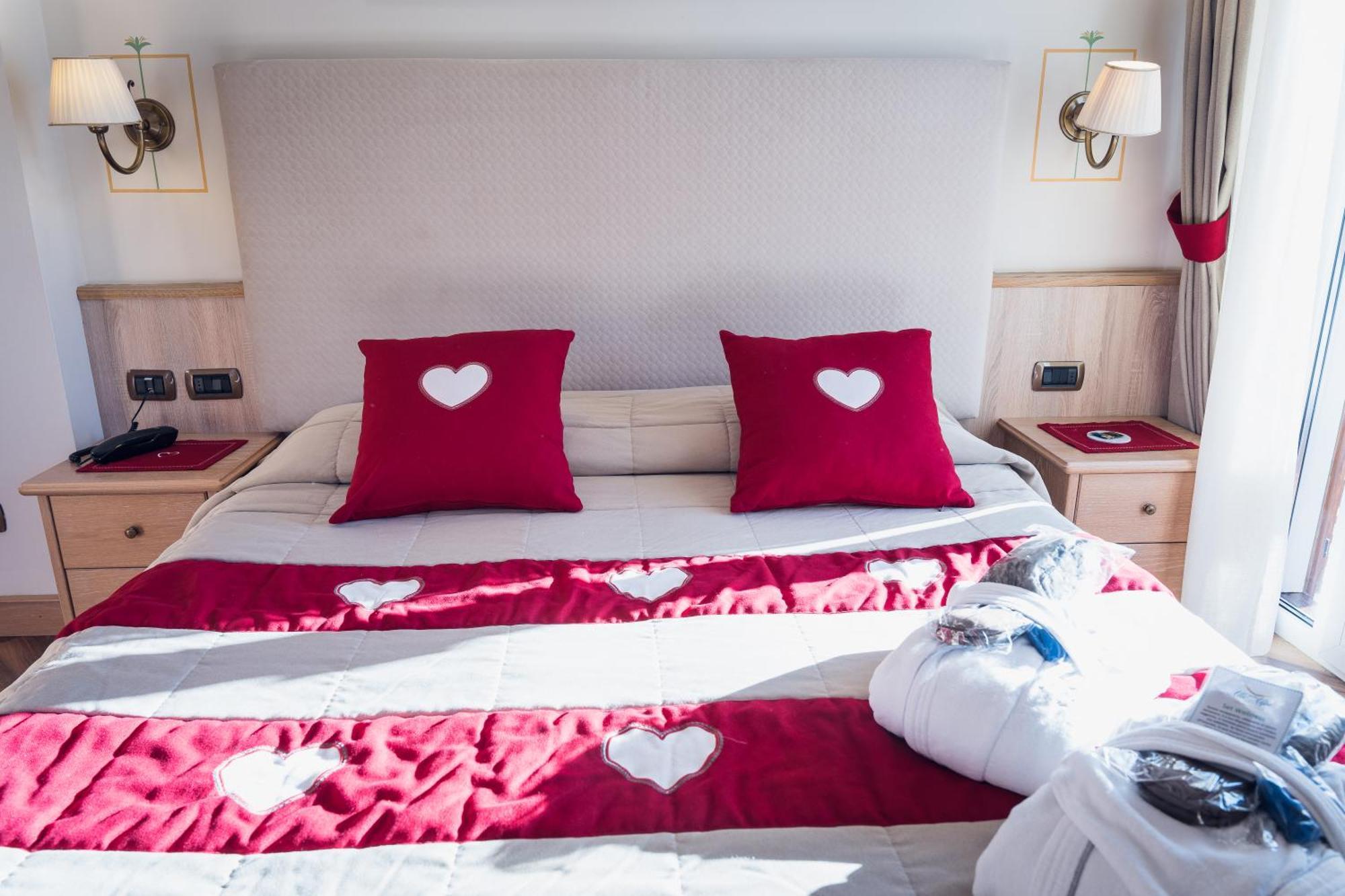 Hotel Alle Alpi Moena Ngoại thất bức ảnh