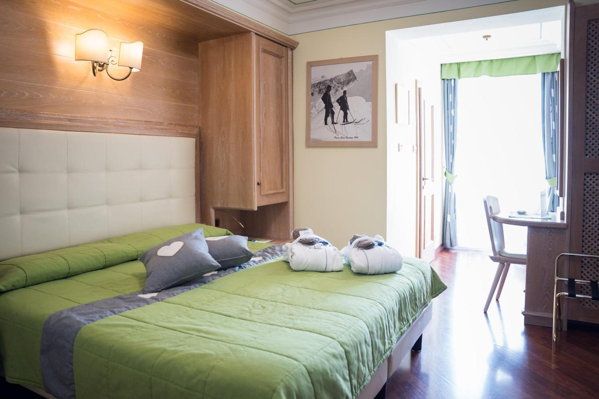 Hotel Alle Alpi Moena Ngoại thất bức ảnh