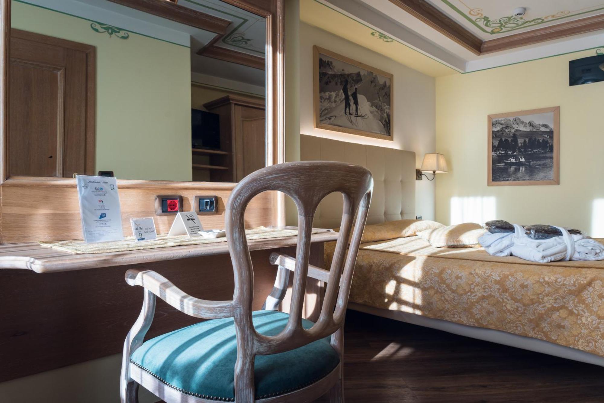 Hotel Alle Alpi Moena Ngoại thất bức ảnh