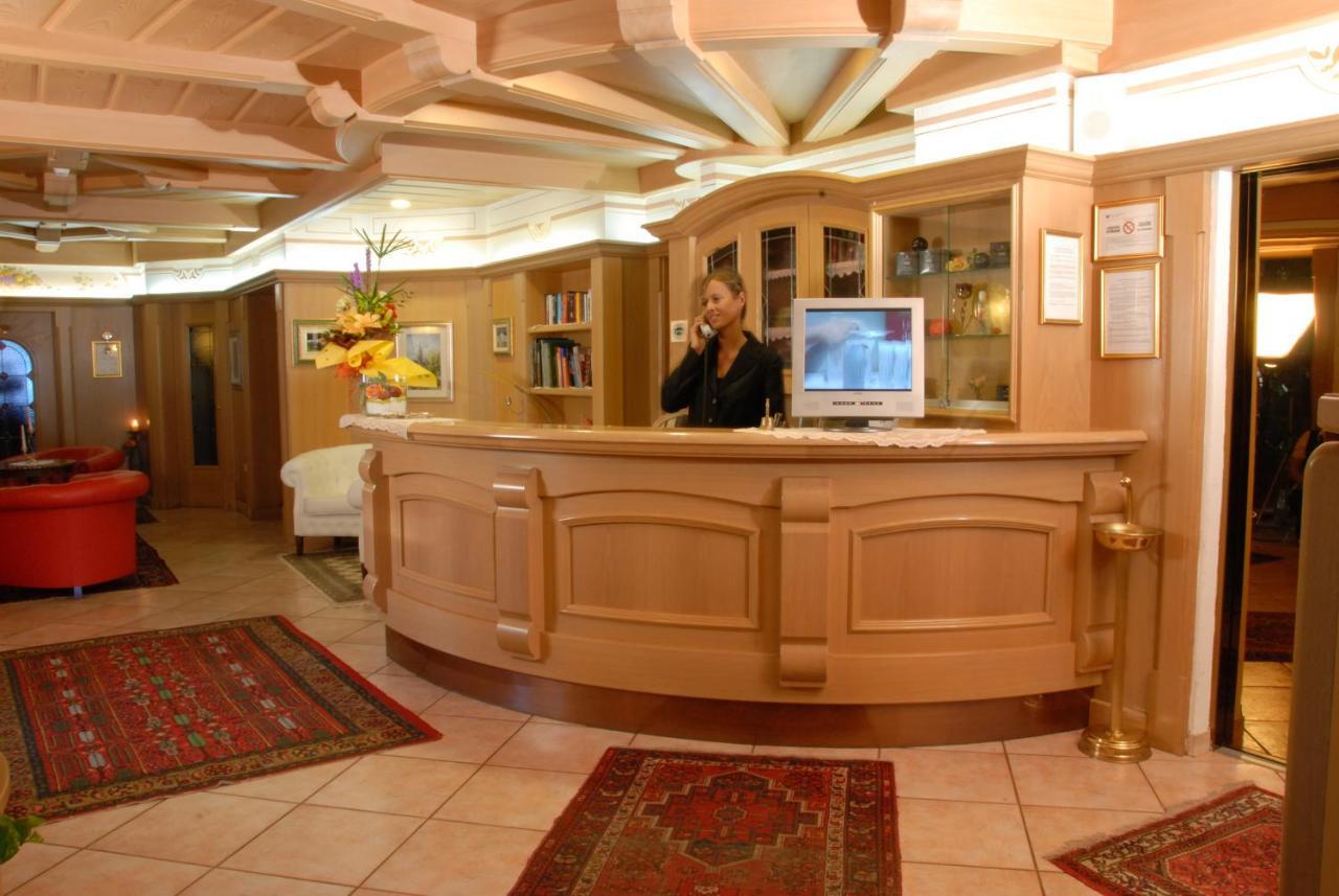 Hotel Alle Alpi Moena Ngoại thất bức ảnh